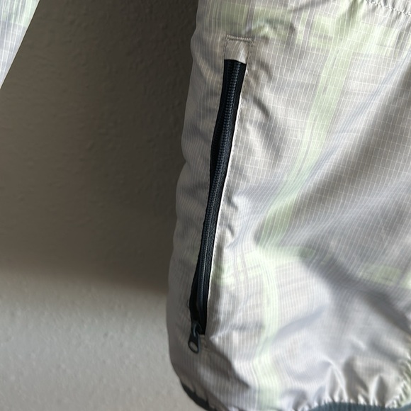 Nike 1/4 zip windbreaker size medium - Picture 3 of 6